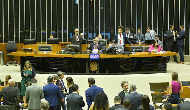 Congresso aprova crédito facilitado a pessoas e empresas do RS