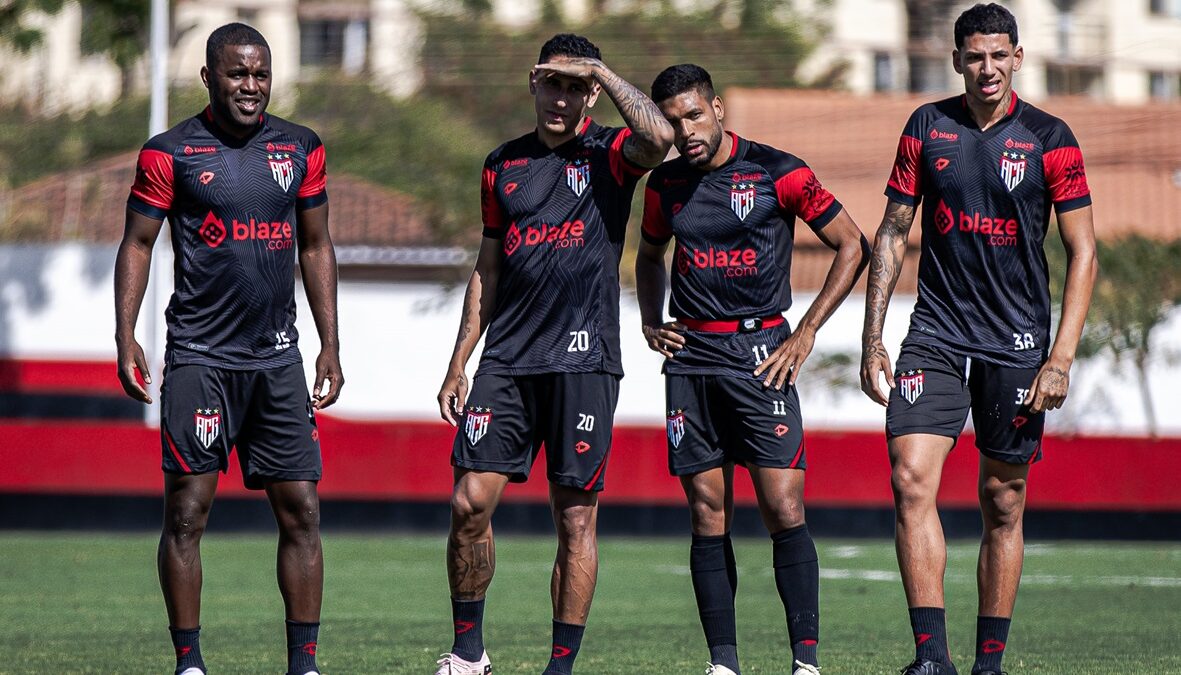 Atlético Goianiense recebe o Vitória no estádio Antônio Accioly