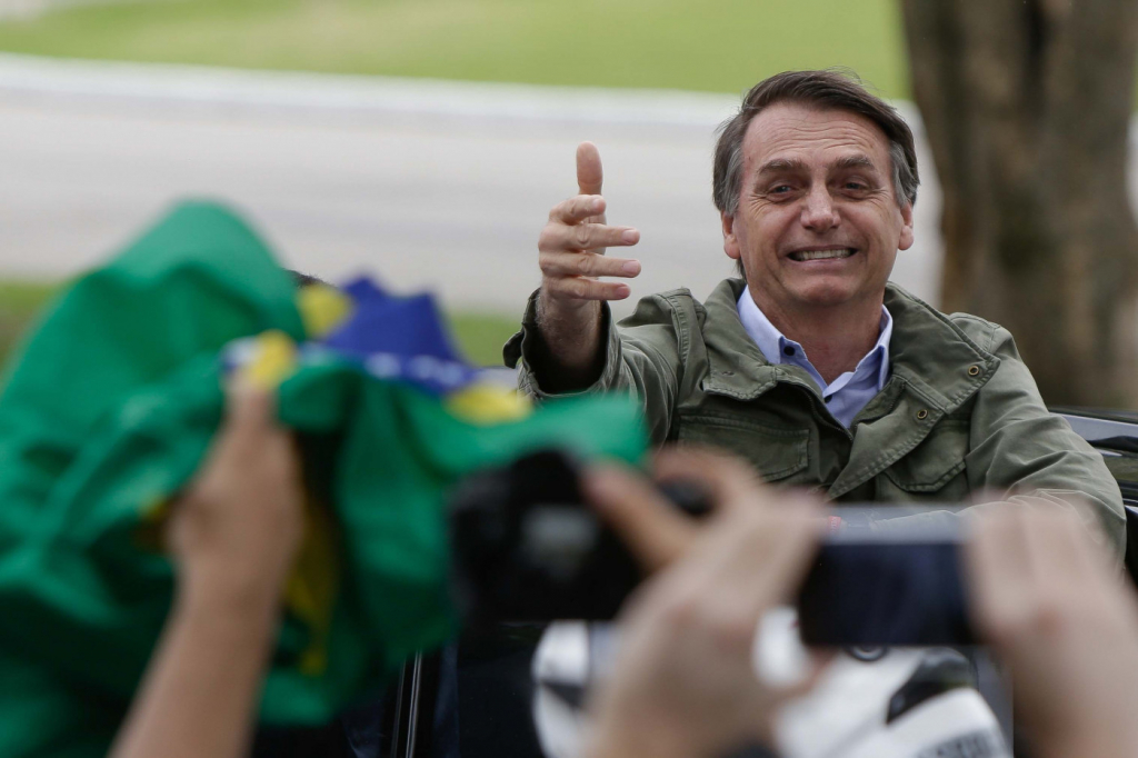 Bolsonaro: 'Com fé e oração colocaremos nossa Pátria no local destaque que merece'