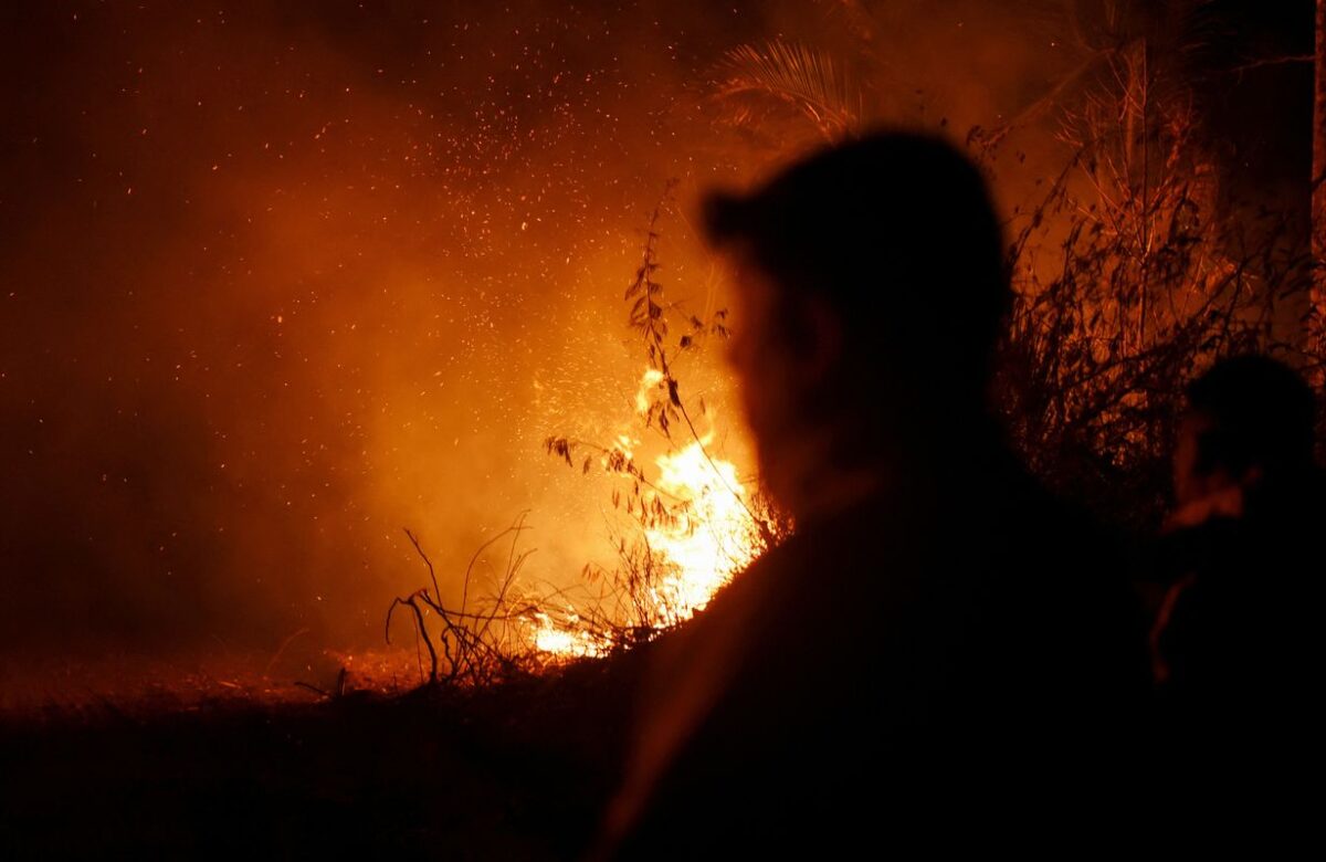 Brasil envia equipe de bombeiros para combater incêndios na Bolívia