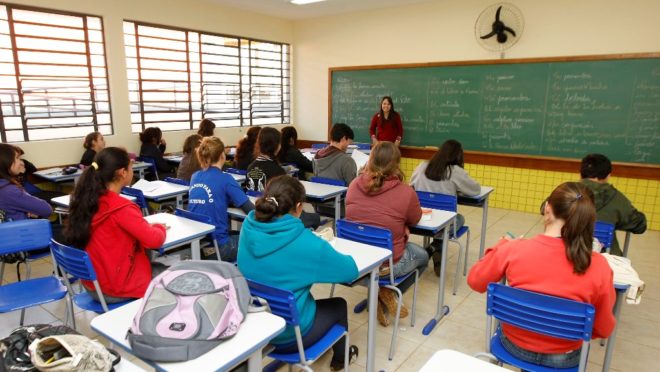 Brasil reduziu gasto em educação, com exceção do ensino infantil