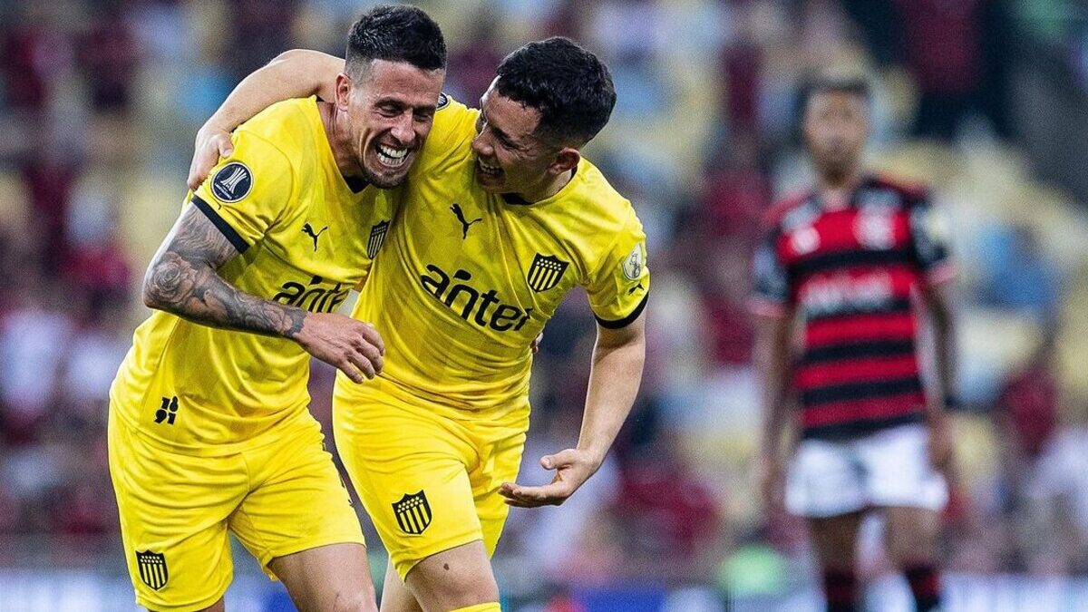 Com Tite xingado, Flamengo perde em casa, e Peñarol sai na frente na Libertadores