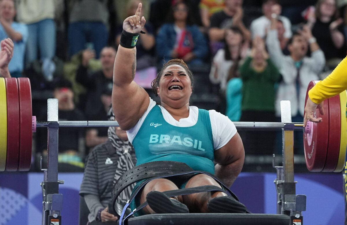 Tayana Medeiros conquistou medalha de ouro para o Brasil neste domingo (8), último dia de competição