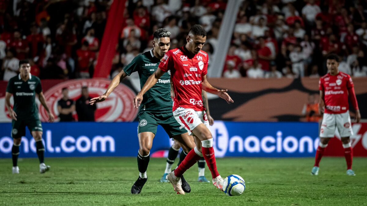 Confira as chances matemáticas de acesso de Goiás e Vila Nova no Brasileirão Série B