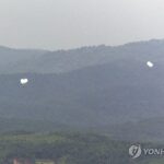 Coreia do Norte lança mais de 160 balões com lixo em direção à Coreia do Sul, diz agência