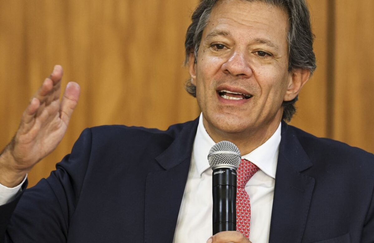 Corte de juros nos EUA veio um pouco atrasado, diz Haddad