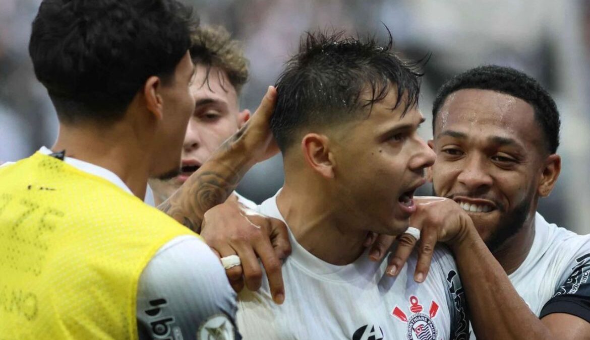 Em estreia de holandês, paraguaio e argentino comandam a vitória do Corinthians sobre o Atlético-GO