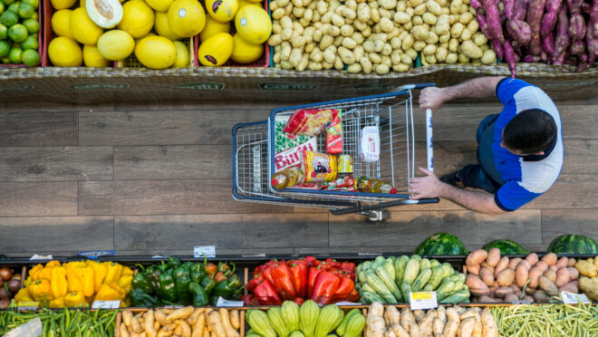 Inflação de alimentos foi de quase 50% em quatro anos