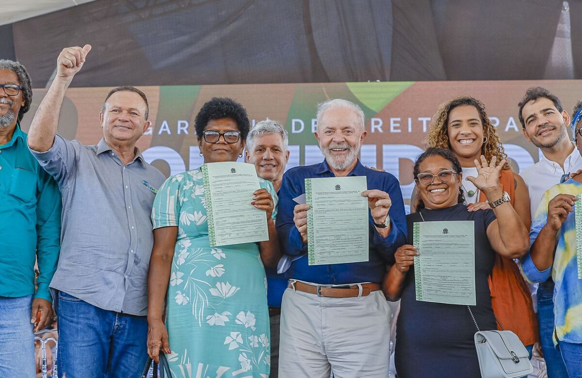 Lula assina acordo e encerra disputa de 40 anos em Alcântara