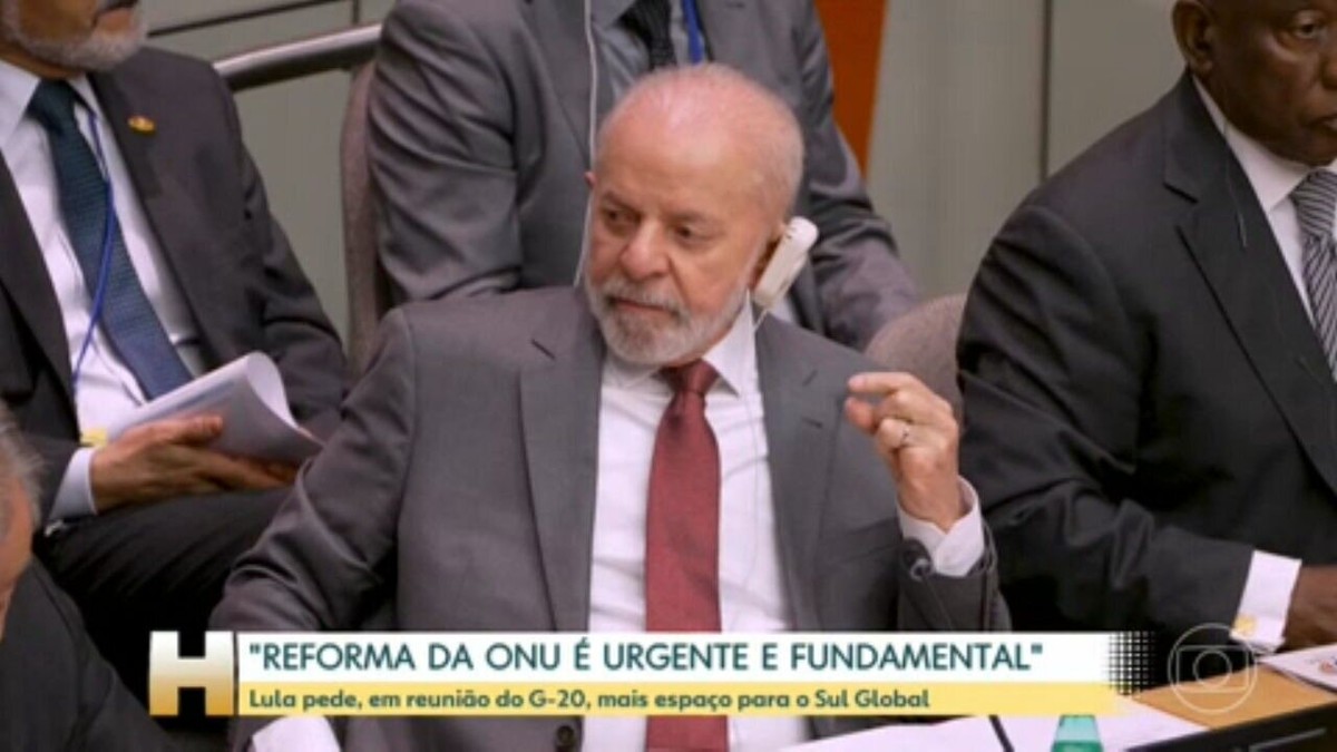 Lula chega ao México onde participa de posse de nova presidente do país