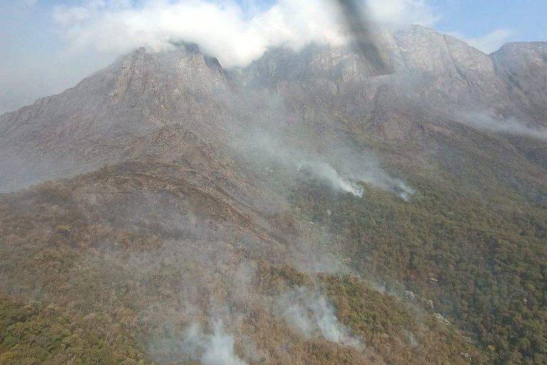 MG: Incêndio atinge Serra do Caraça, região de santuário – 12/09/2024 – Cotidiano