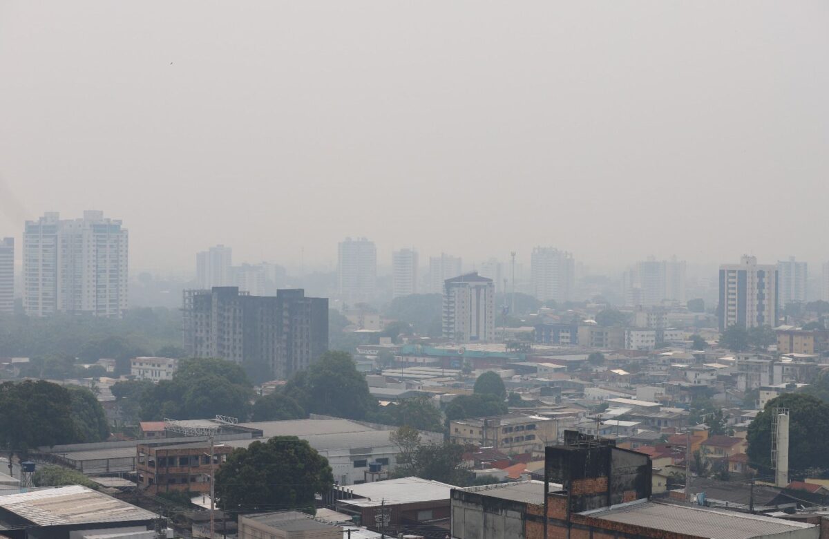 Manaus volta a ficar encoberta por fumaça e Defensoria Pública pede providências