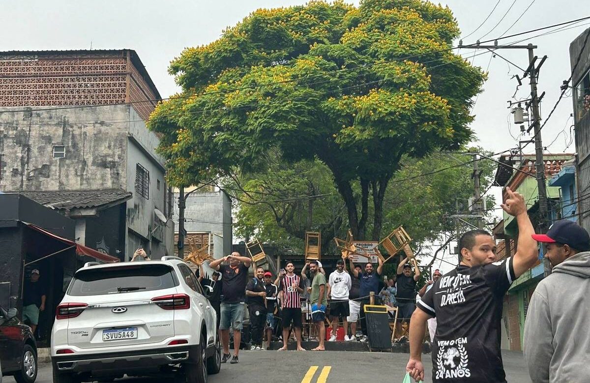 Marçal enfrenta protesto com cadeiras durante carreata – 29/09/2024 – Poder