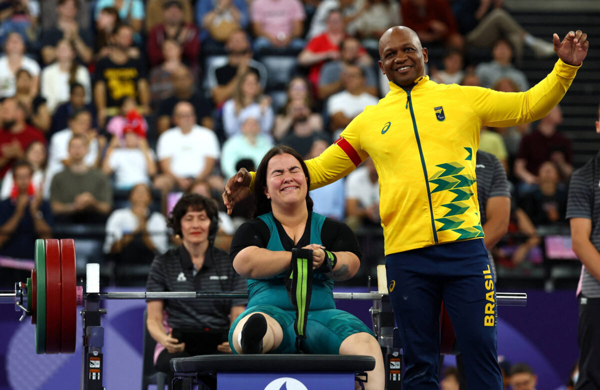 Brasileira levantou 148 kg na final