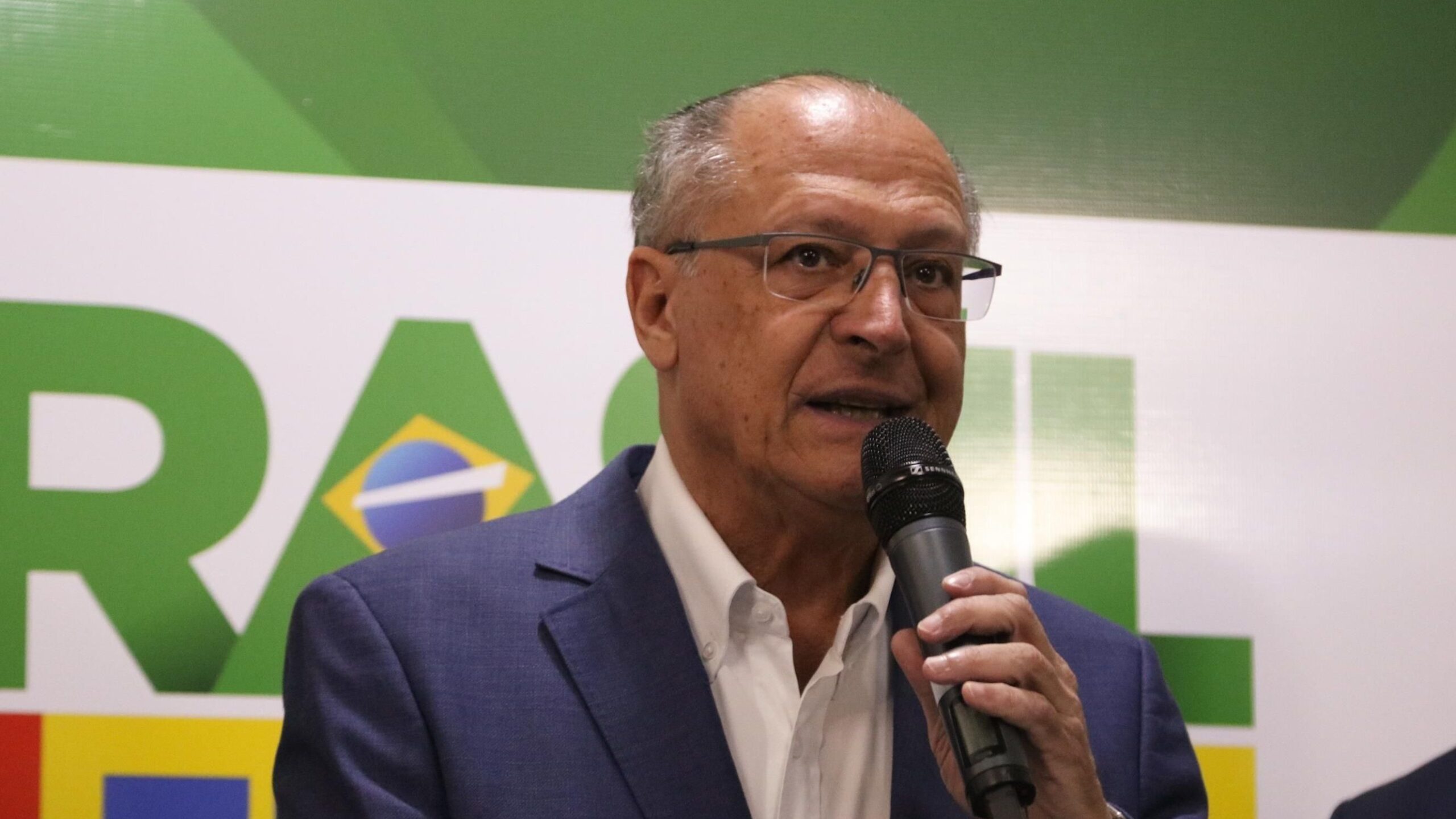 Menor taxa de desemprego reflete Brasil construído com “trabalho“ e “dedicação“, diz Alckmin