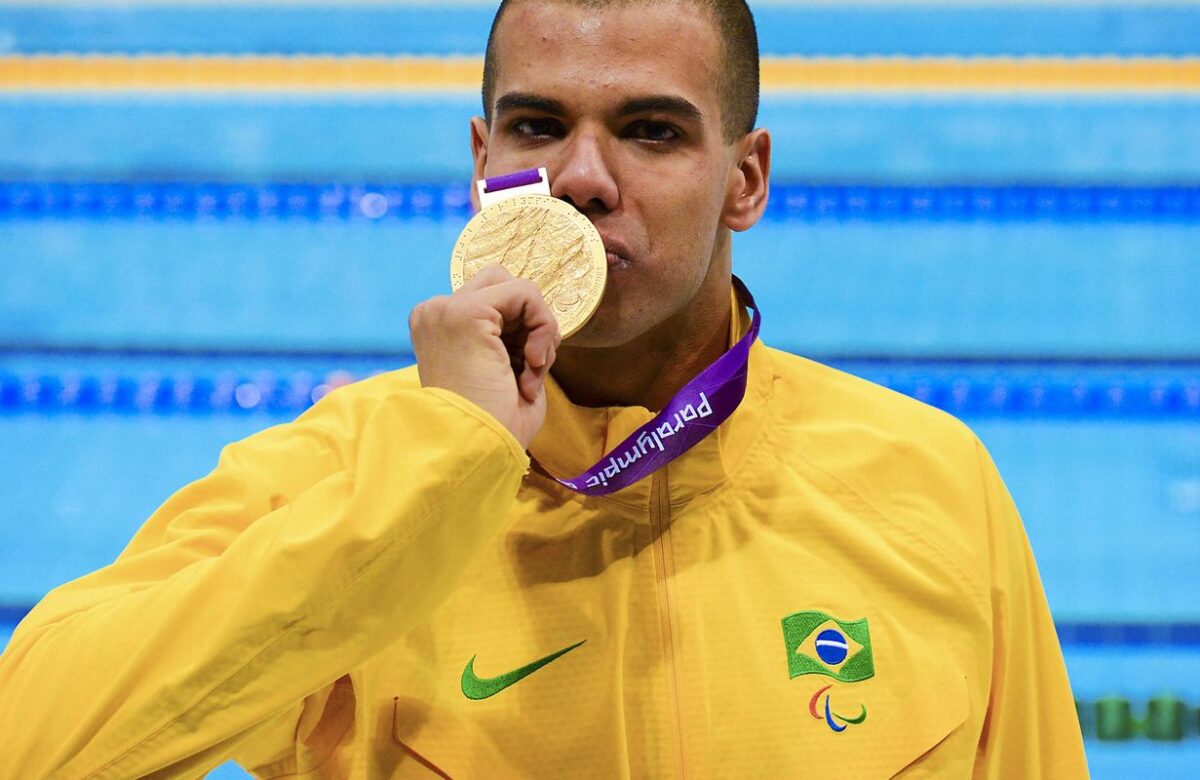 Multicampeão paralímpico André Brasil lança biografia