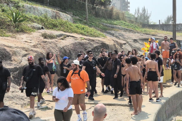 Ne-Yo faz treino na praia do Arpoador antes do show no Rock In Rio