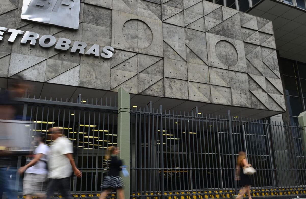 Petrobras atinge marca inédita de 1 milhão de acionistas na bolsa