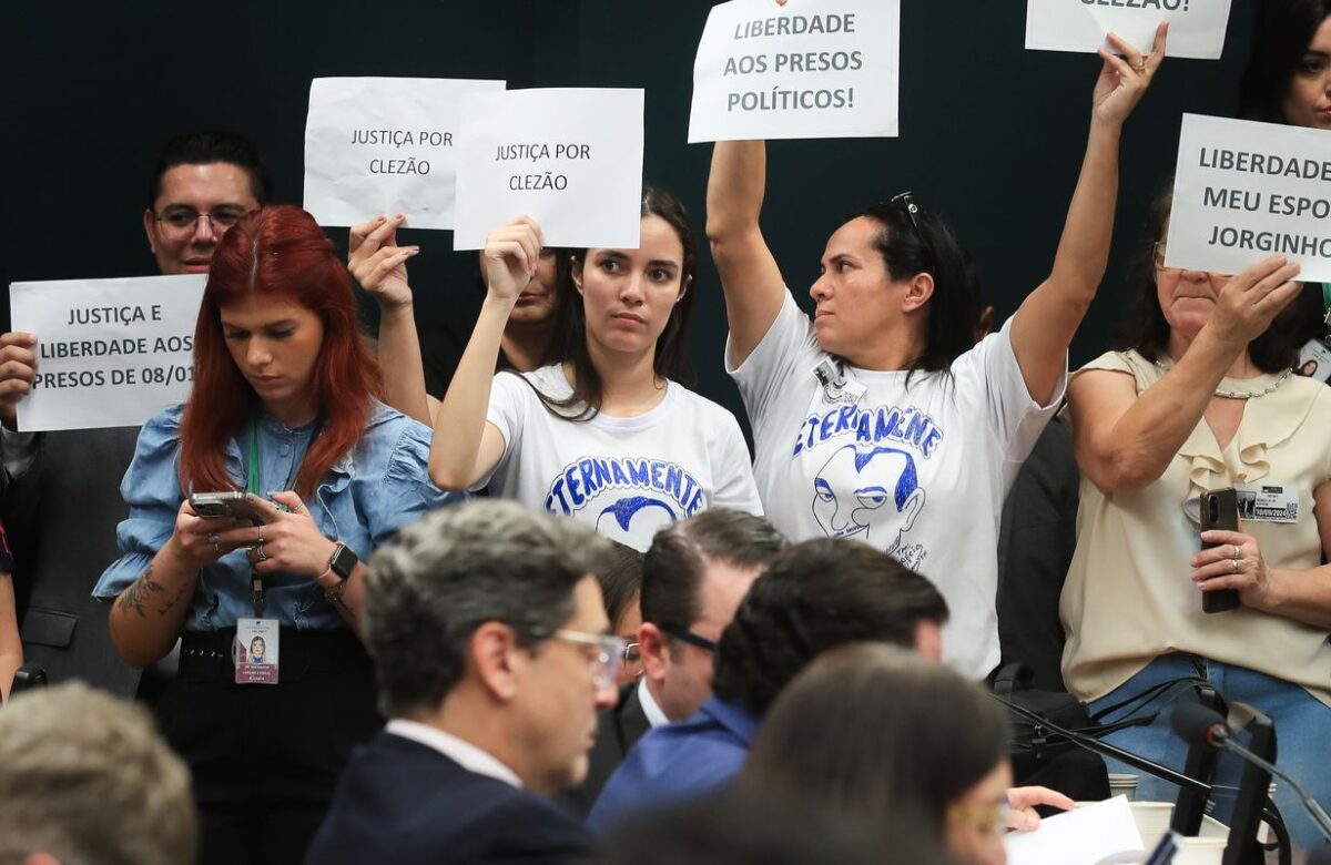 Projeto da anistia aos golpistas do 8 de janeiro é adiado na CCJ