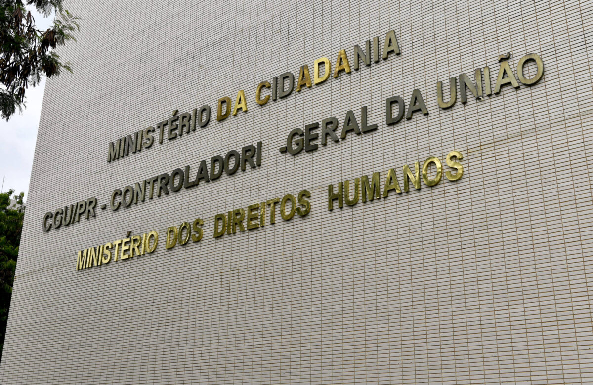 Servidores dizem que proposta do governo desvaloriza CGU - 10/09/2024 - Painel