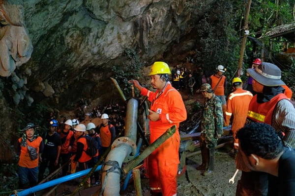 Treinador famoso por resgate em caverna vive novo drama na Tailândia