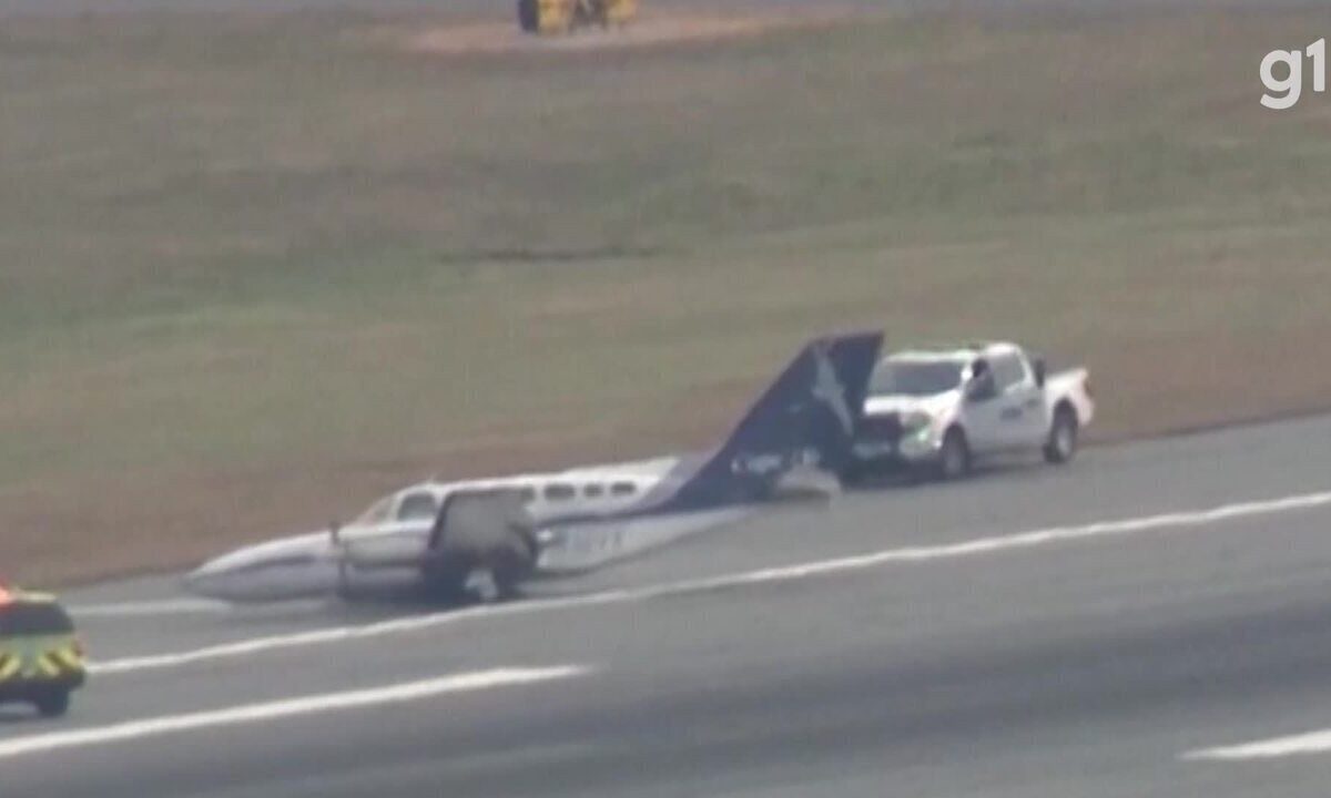 VÍDEO: Avião enfrenta falha e pousa com apenas uma roda em aeroporto dos Estados Unidos