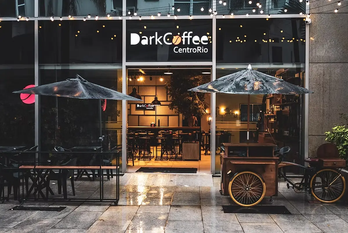 DarkCoffee Está Com Vagas Para Auxiliar De Serviços Gerais, Garçom E Barista Na Tijuca RJ