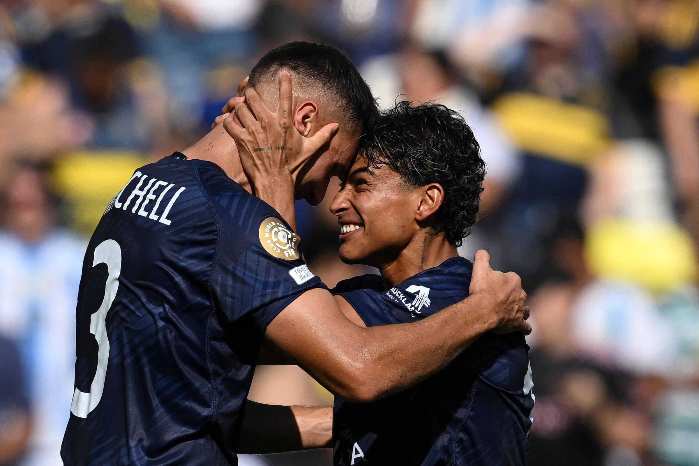 Atletas do Auckland festejam empate com Boca Juniors – 24/06/2025 – Esporte