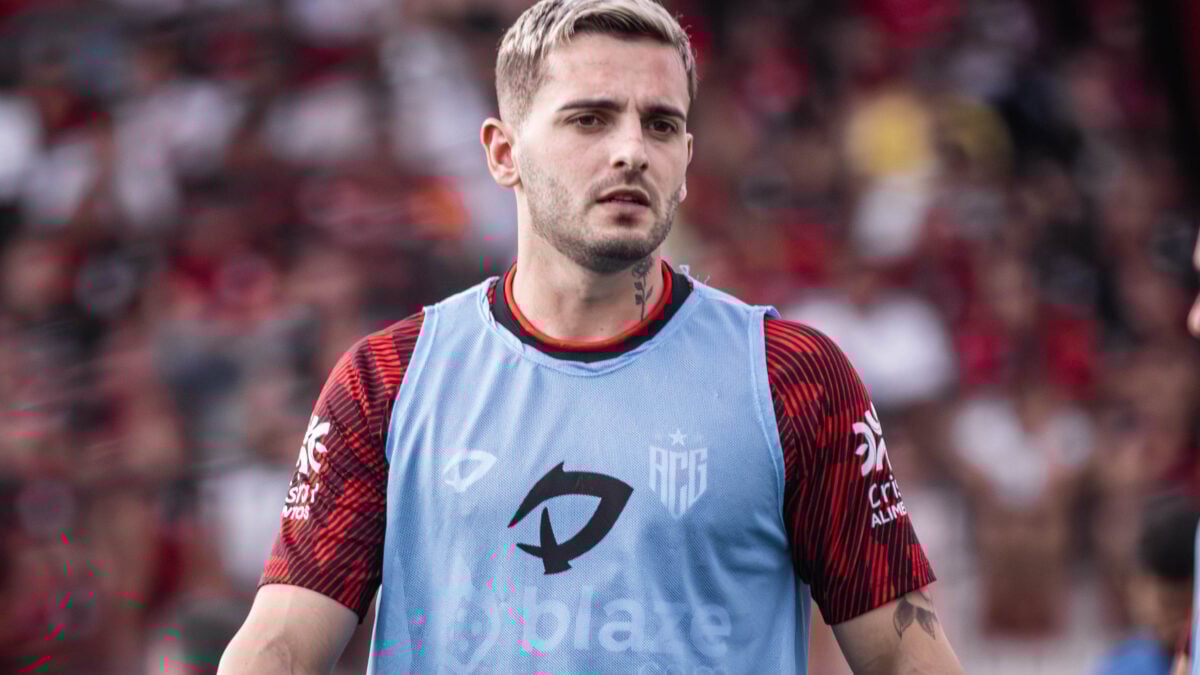 Atlético anuncia o retorno do atacante Kelvin