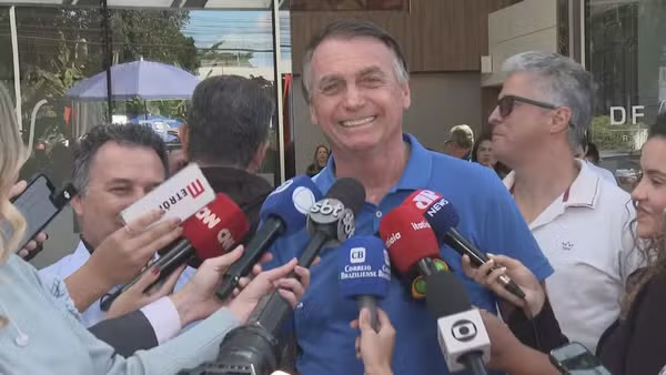 Bolsonaro tem quadro de pneumonia viral, apontam exames, segundo médico
