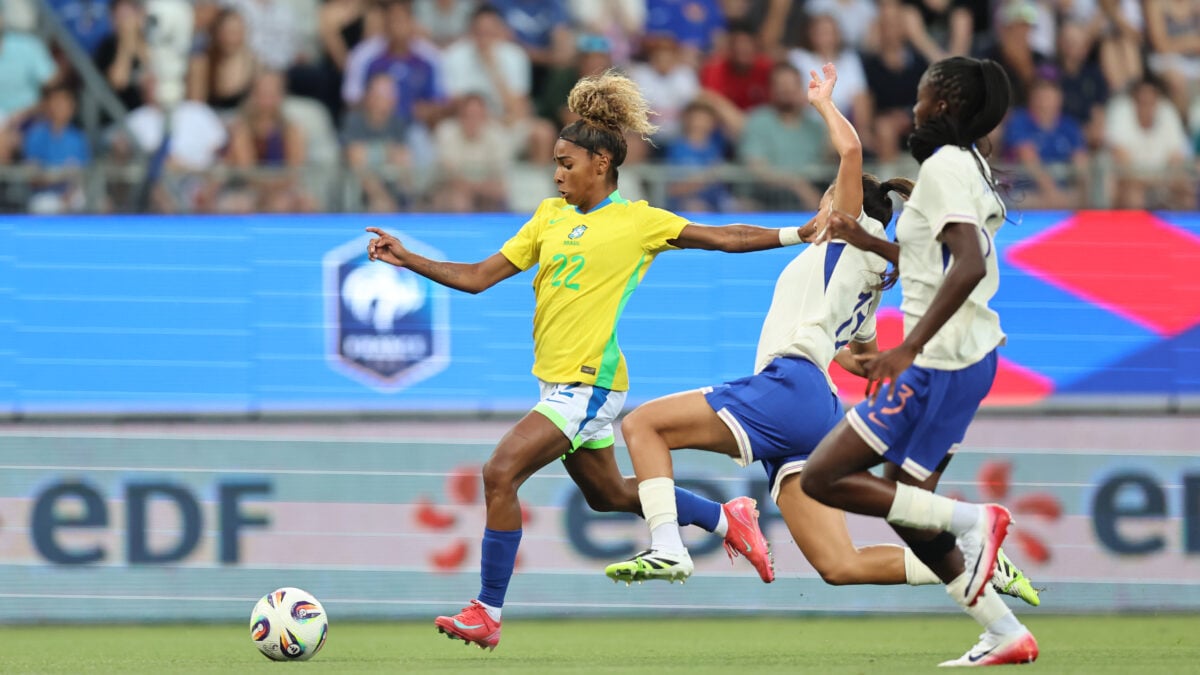 Brasil sai na frente, mas leva virada e perde para a França em último teste antes da Copa América