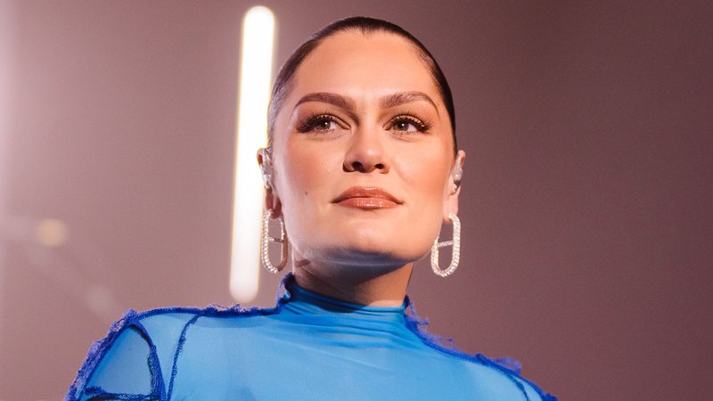 Cantora britânica Jessie J desabafa sobre câncer e psicóloga alerta: ‘Medo da morte’