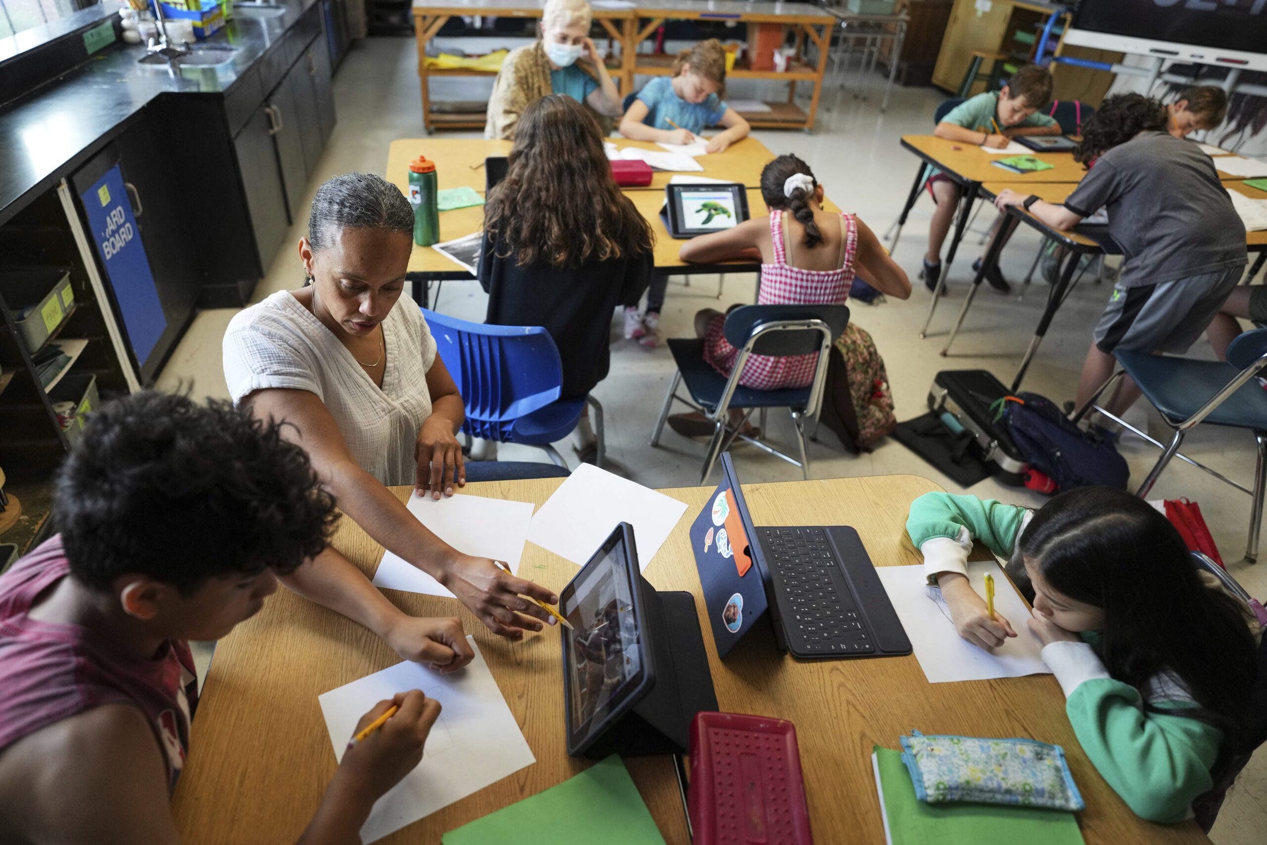 Como professores dos EUA estão usando o ChatGPT e outras ferramentas de IA para planejar aulas e corrigir provas | Educação