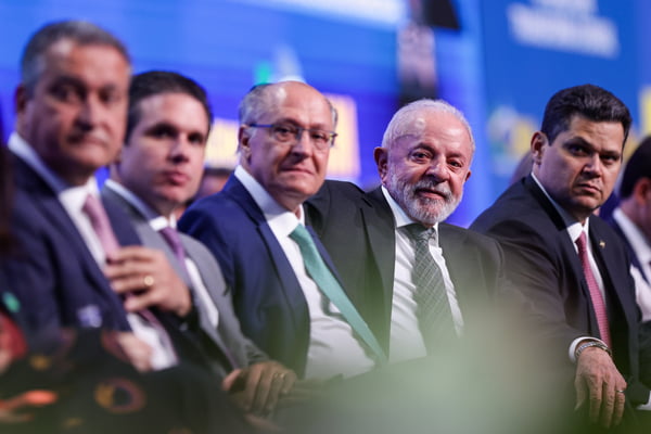 Derrota no Congresso tensiona relação de Lula com Hugo Motta