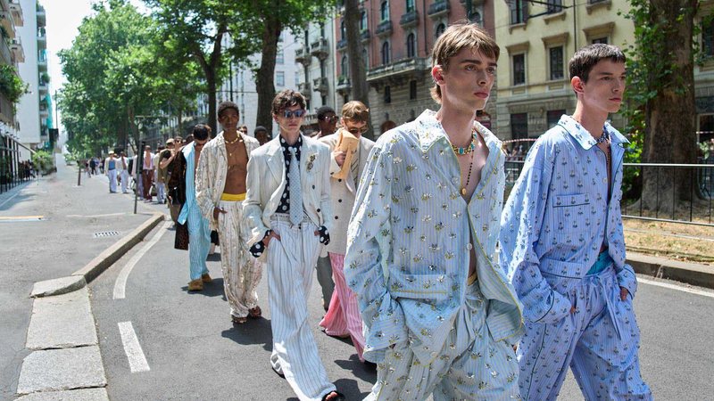 Dolce & Gabbana coloca o pijama como protagonista em coleção masculina