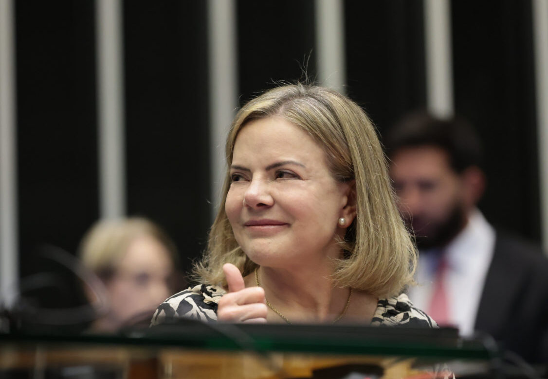Gleisi diz que Bolsonaro apela a “intervenção estrangeira no Brasil”