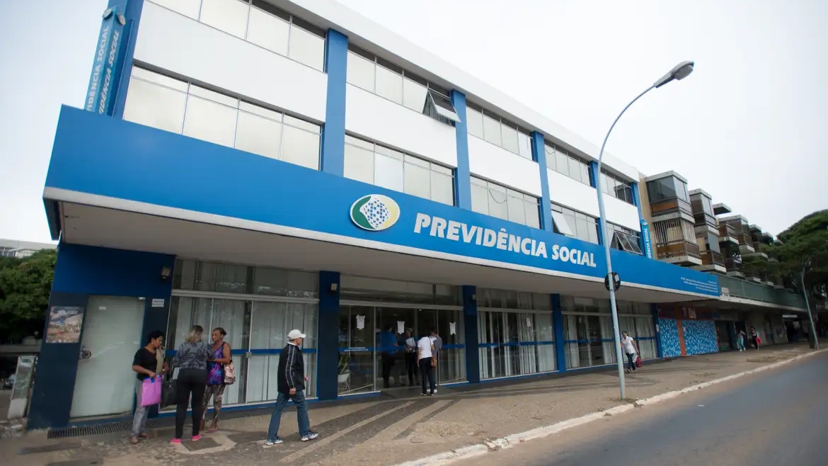 Governo segurou fila do INSS para conter gastos com Previdência