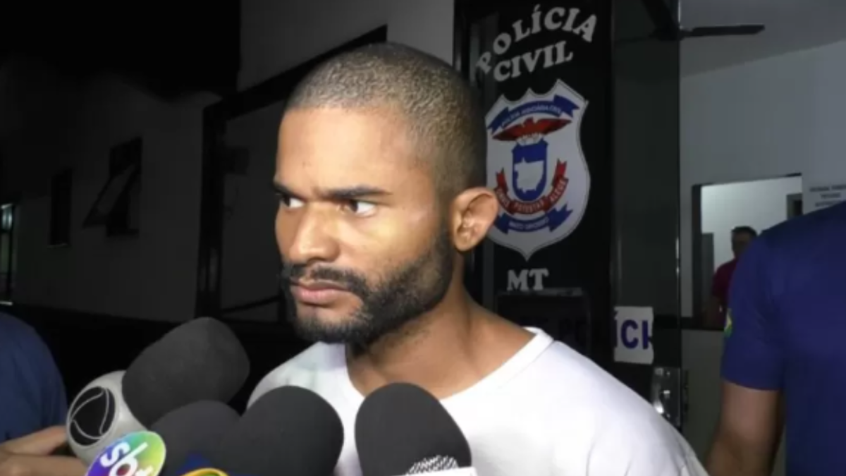 Homem que arrancou o coração da tia recebe alta de hospital psiquiátrico