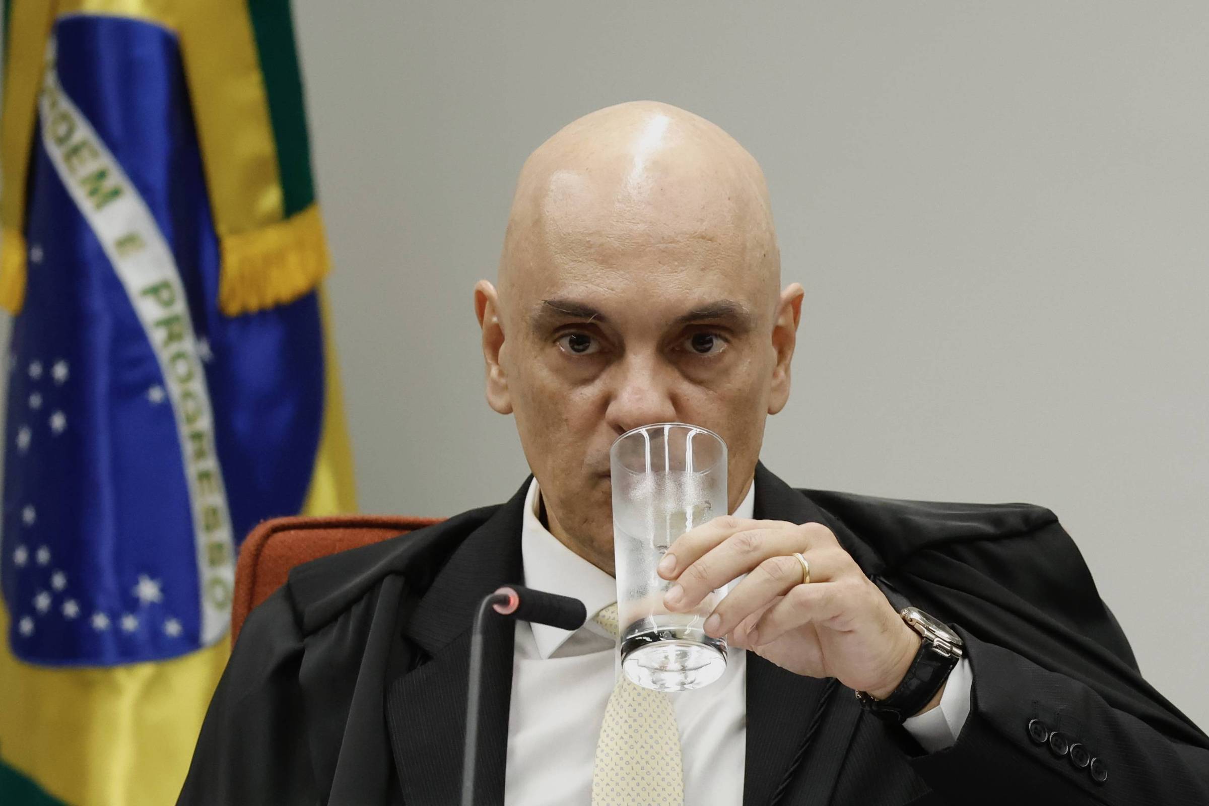 Moraes manda ouvir advogados ligados a Bolsonaro sobre Cid – 25/06/2025 – Poder