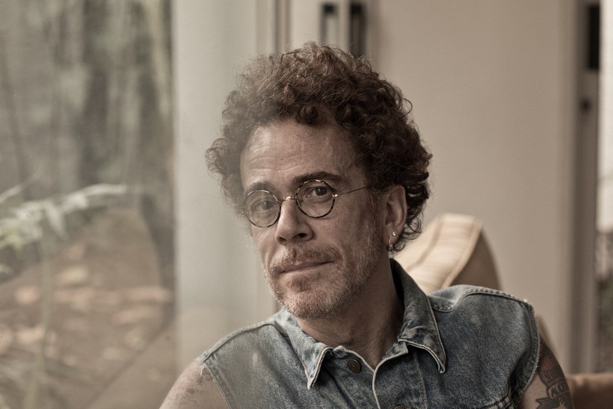 Nando Reis reflete sobre alcoolismo: “Já estive em estado lastimável”