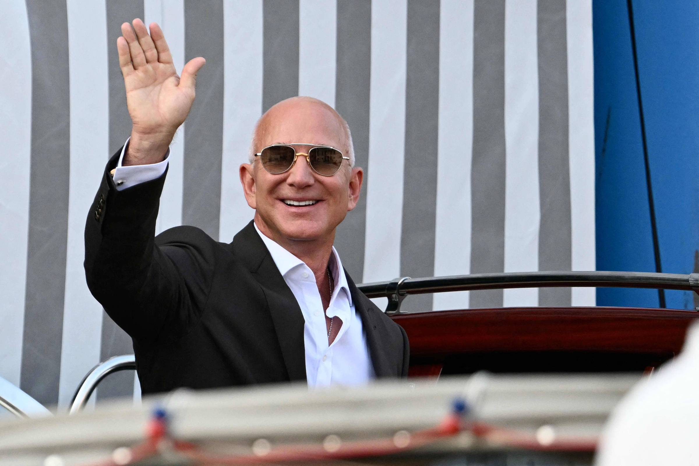 O casamento de Jeff Bezos e o triunfo da cafonice – 26/06/2025 – Tec