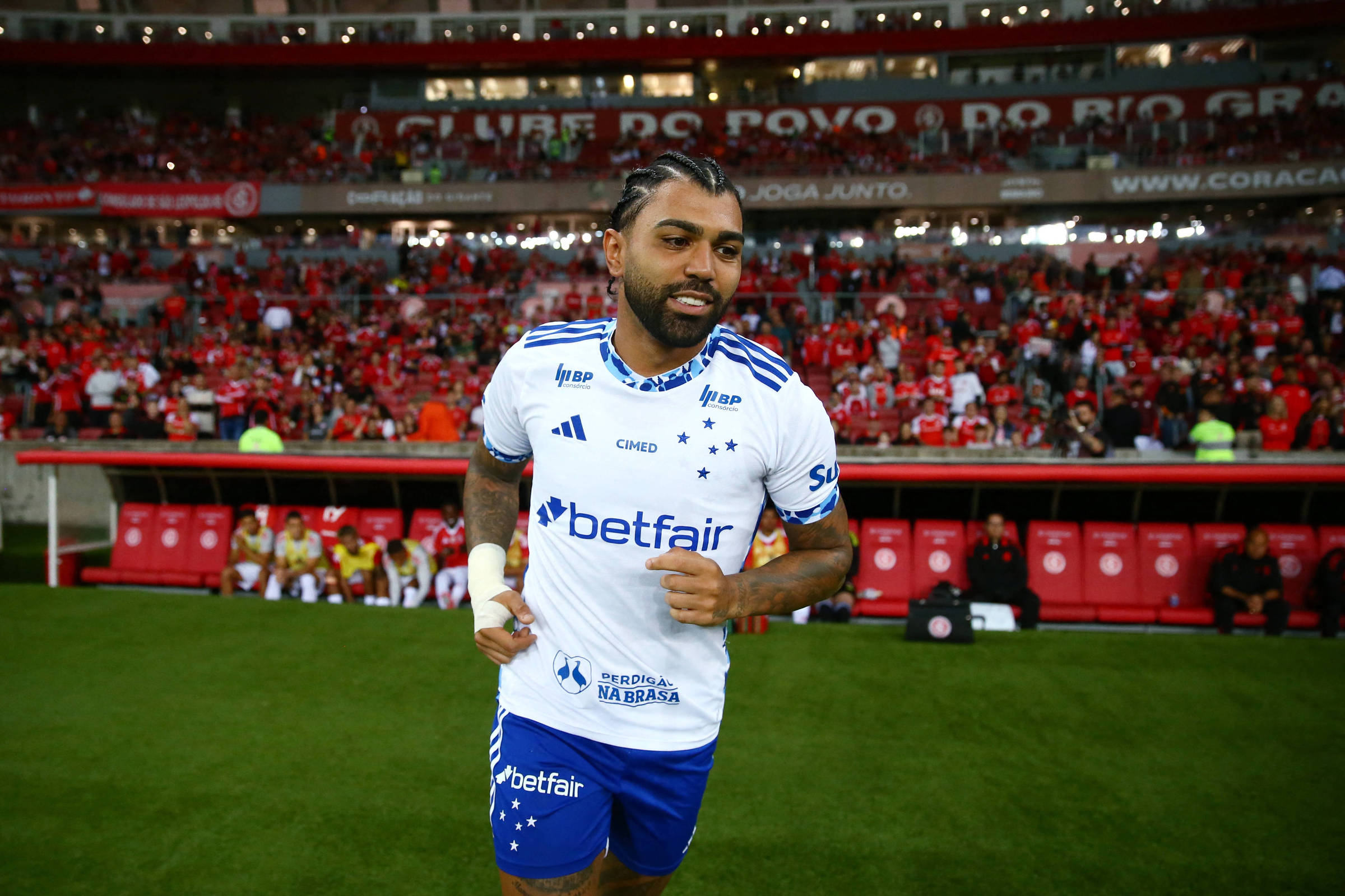 Polícia desmantela esquema de desvio salários de jogadores – 24/06/2025 – Esporte