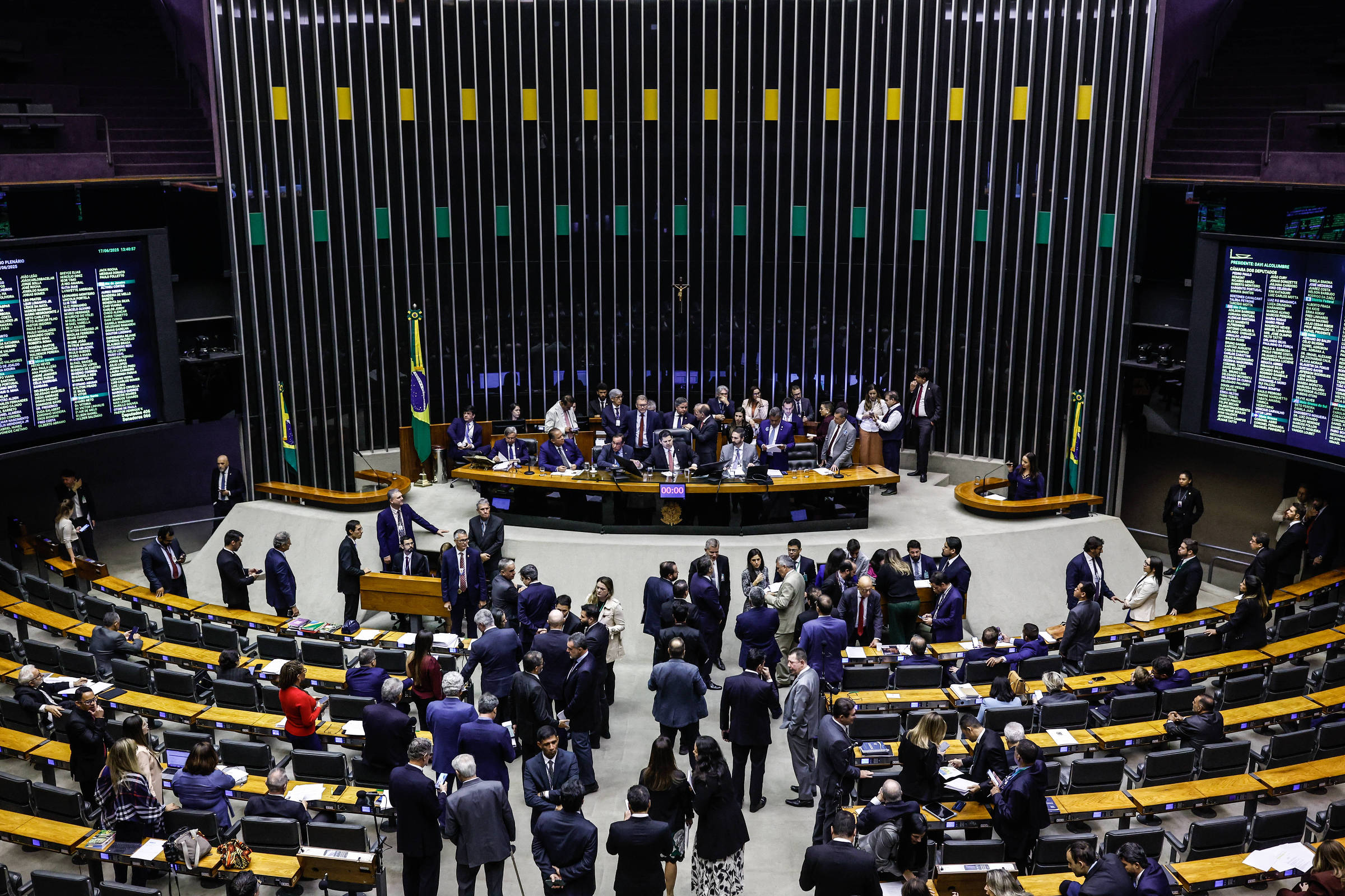 Quem responde pelo uso do dinheiro público? – 29/06/2025 – Lara Mesquita