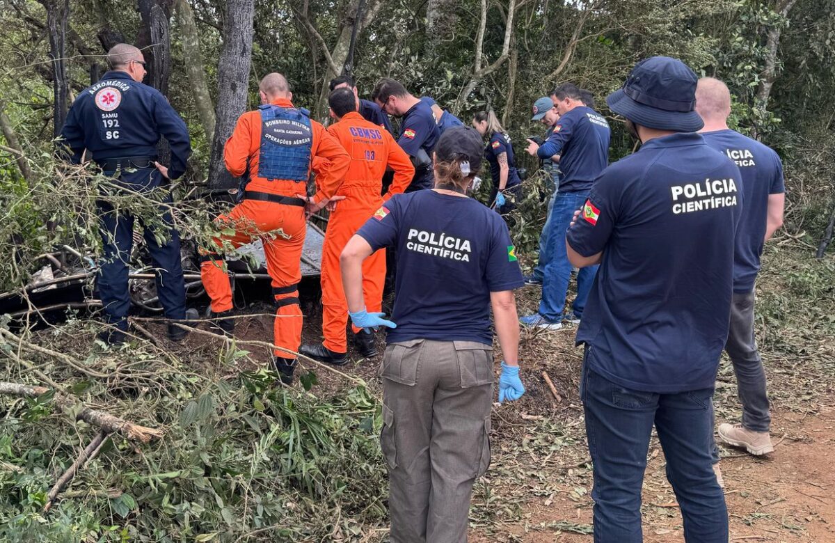 Três pessoas que ficaram em balão morreram abraçadas, diz delegado