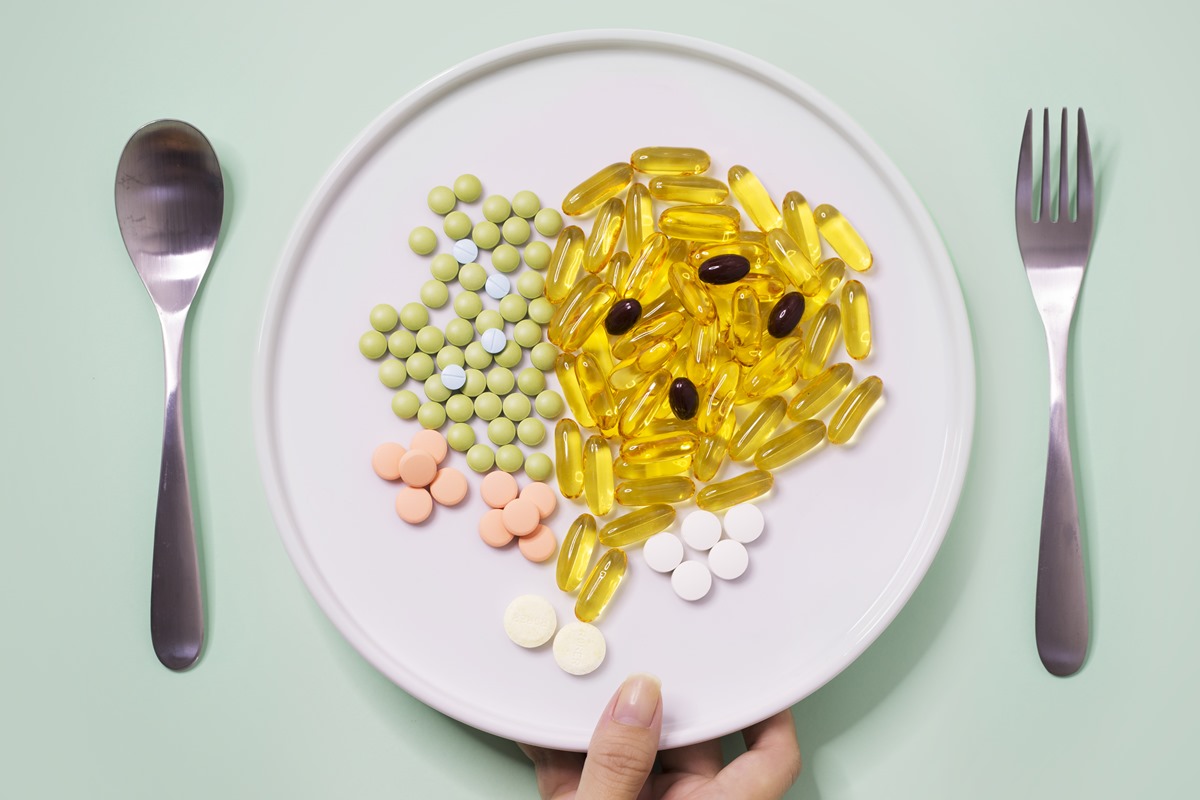 Uso indiscriminado de suplementos acende alerta entre especialistas