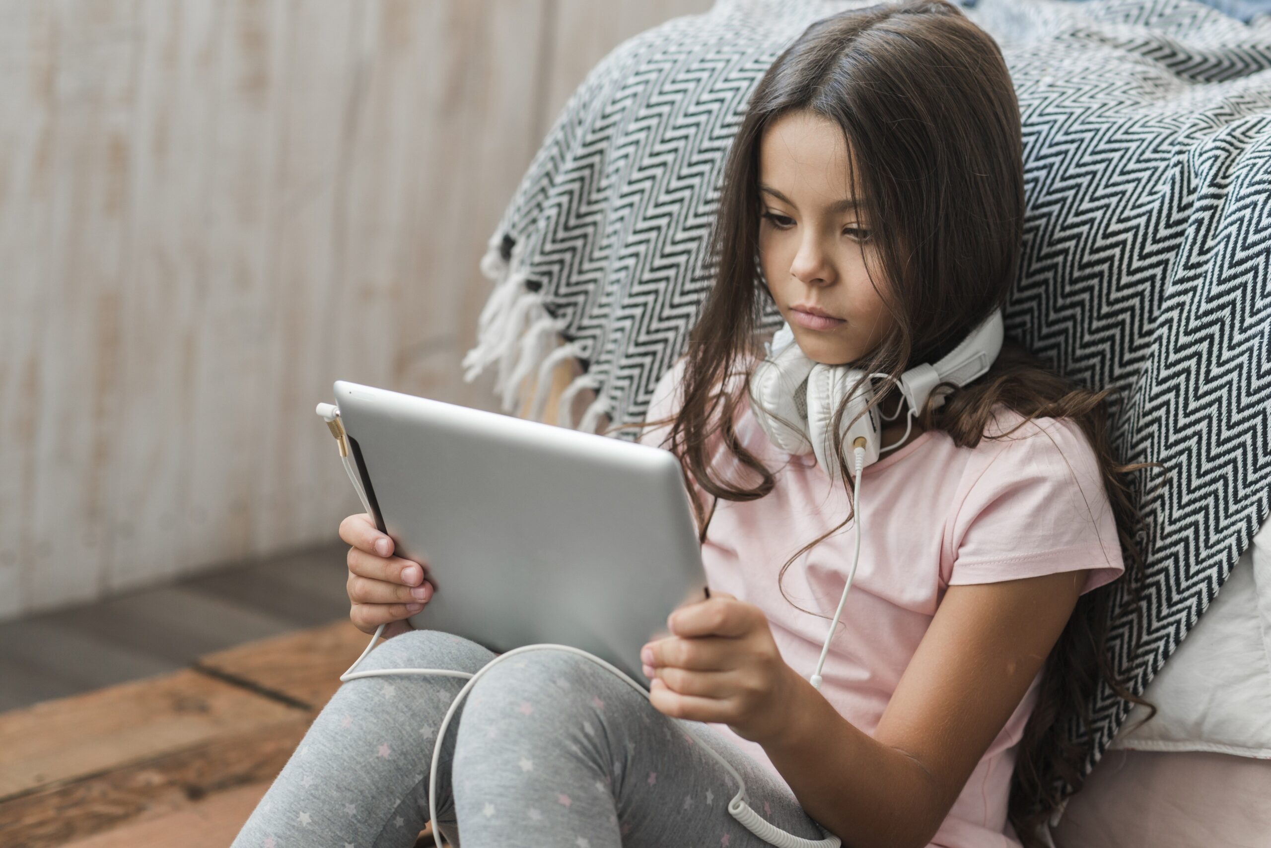 Vídeo curto é pior que texto para aprender, mostra estudo | Educação