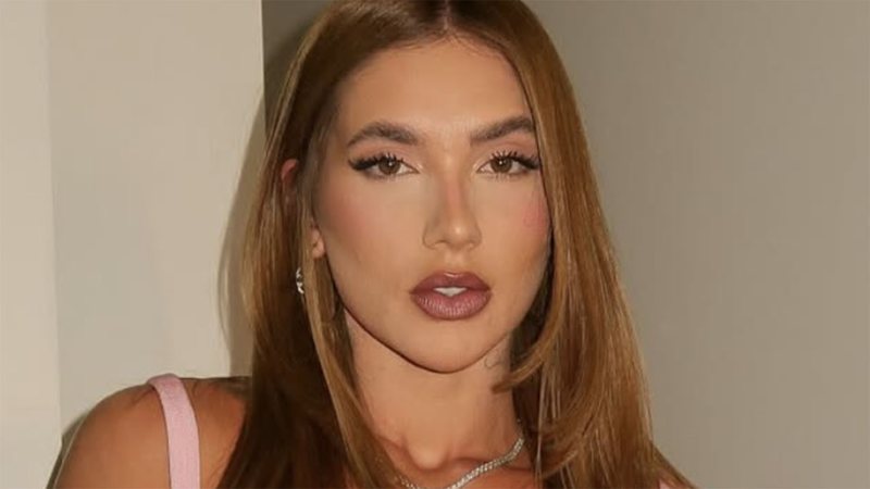 Virginia Fonseca impressiona ao mostrar coleção de óculos