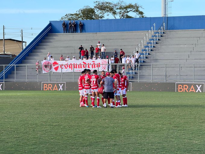 Vila Nova toma virada do Amazonas e amarga quinta derrota seguida na Série B