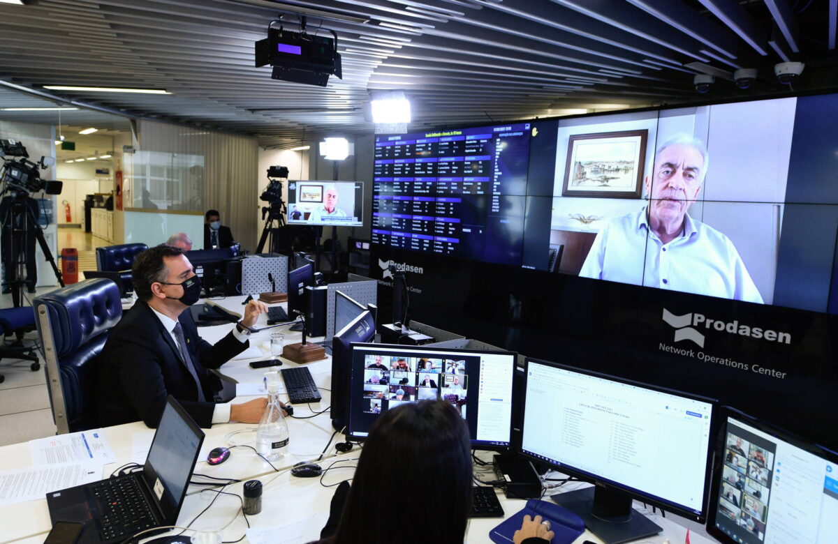 A deliberação remota empodera o presidente da Câmara - 27/07/2025 - Lara Mesquita