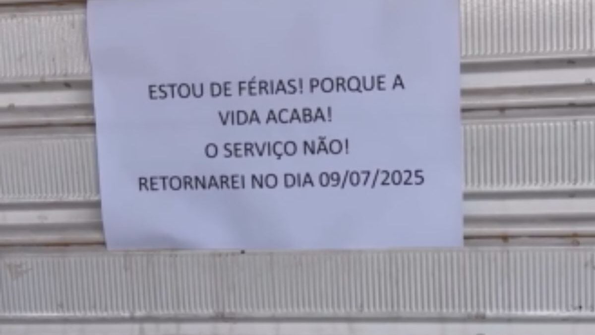 ‘A vida acaba, o serviço não’: aviso de férias no centro de Goiânia viraliza